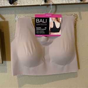 ✨ SALE NWT Wirefree Lined Comfort Bra in Blush / Mauve